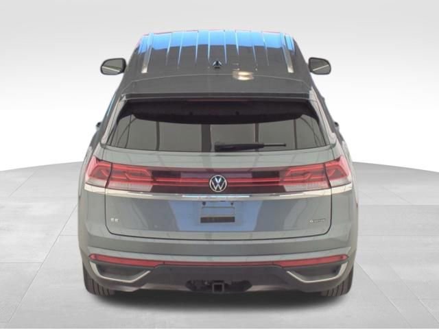 Used 2025 Volkswagen Atlas Cross Sport SE AWD/4WD image 4