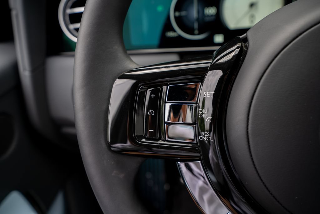 Used 2025 Rolls-Royce Cullinan AWD/4WD image 36