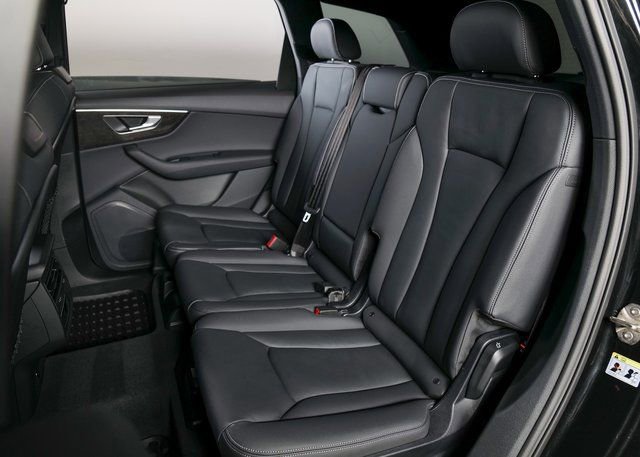 Certified 2025 Audi Q7 3.0T Premium w/ Convenience Package image 10