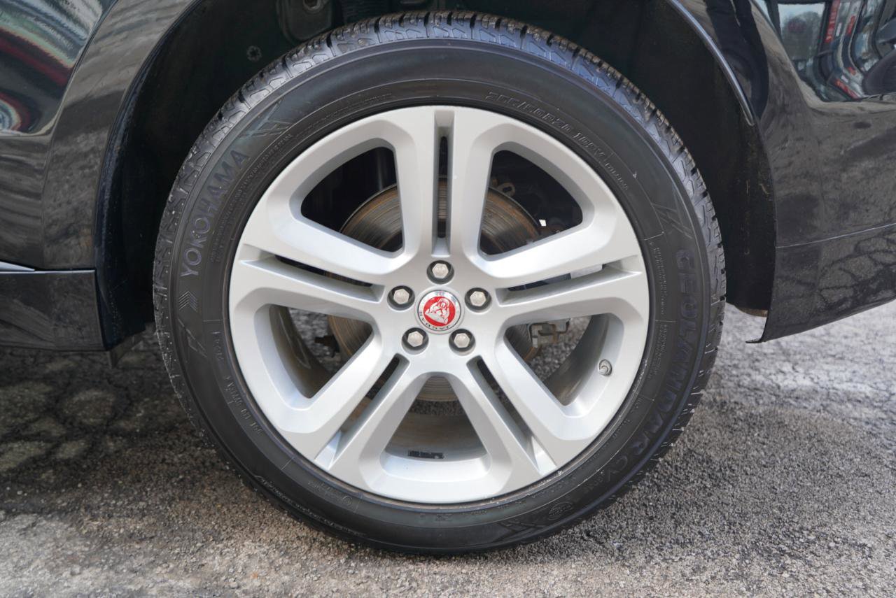 Used 2019 Jaguar F-PACE R-Sport image 19