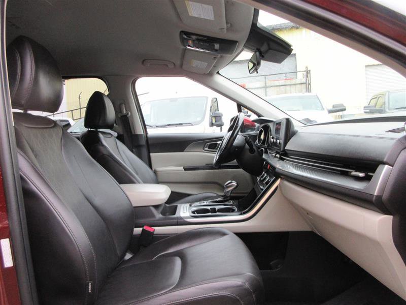 Used 2022 Kia Carnival LX image 33