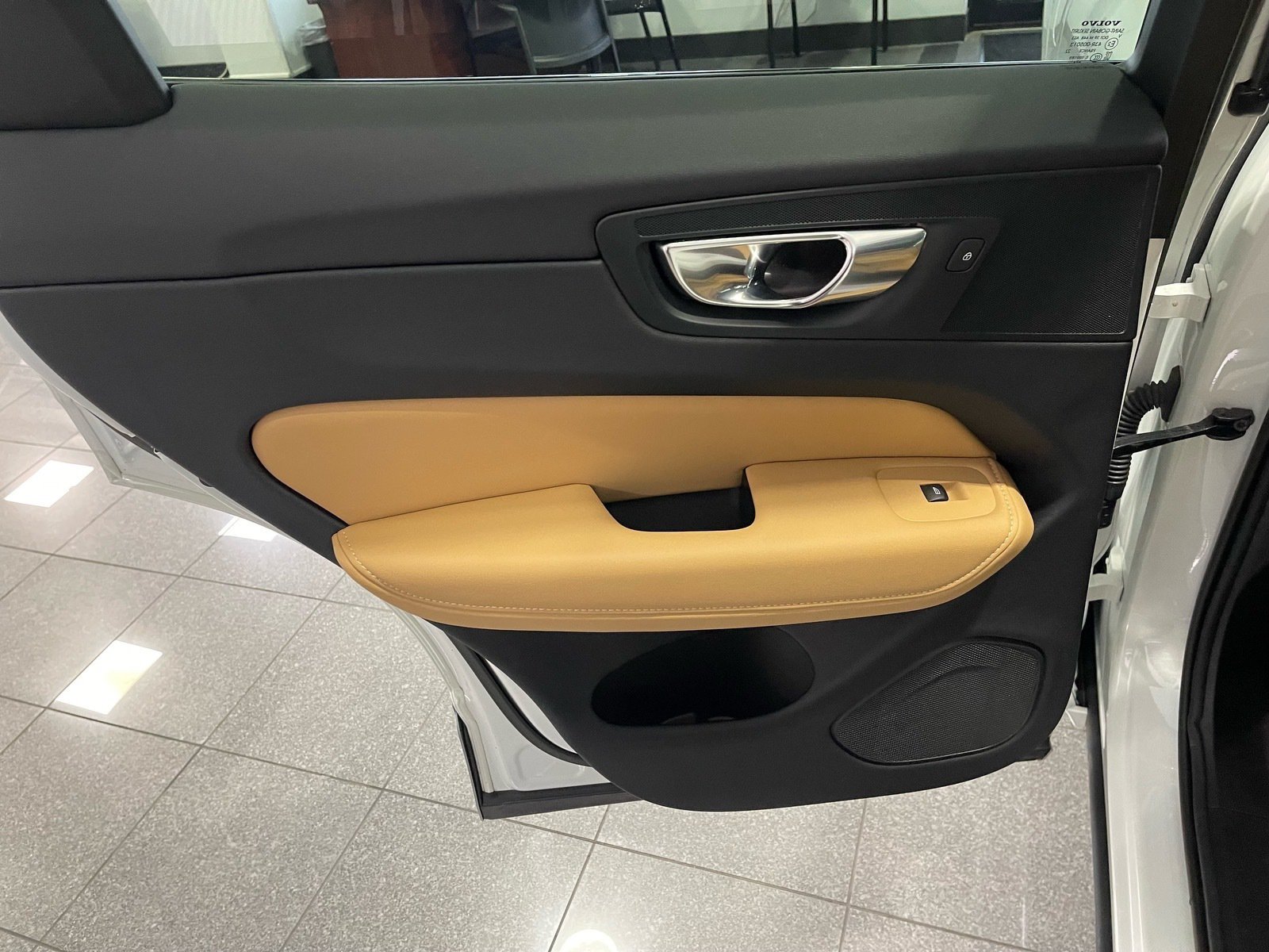 Used 2023 Volvo XC60 T8 Ultimate AWD/4WD image 31