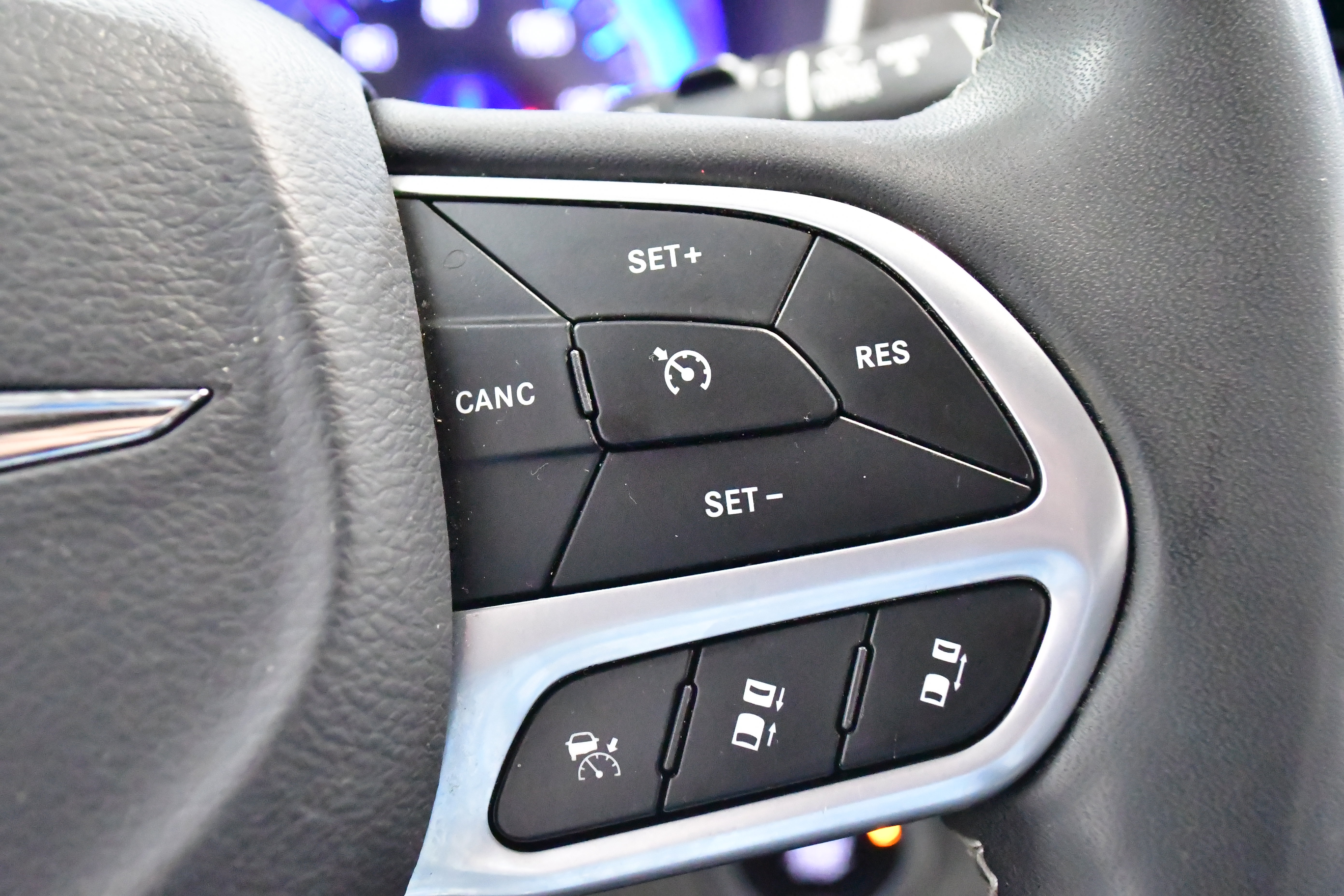 Used 2023 Chrysler Pacifica Touring-L image 50