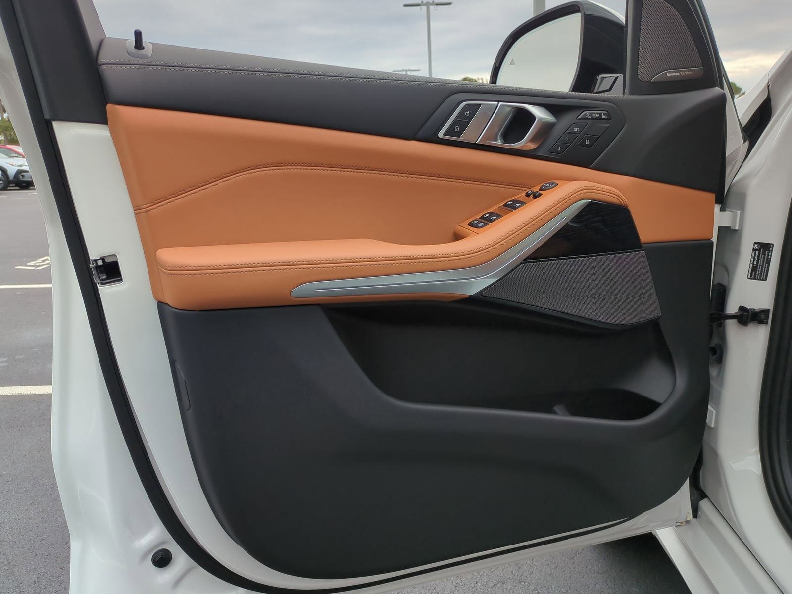 Used 2026 BMW X7 xDrive40i w/ M Sport Package image 14