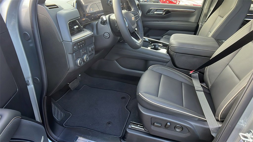 New 2026 Chevrolet Suburban Premier w/ Sun And Tow Package image 13