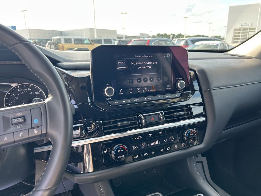 Used 2025 Nissan Pathfinder SV FWD image 21