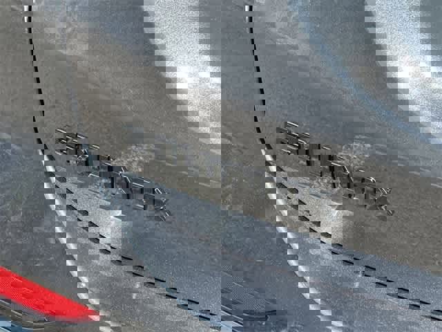 Used 2022 Chevrolet Equinox RS w/ Infotainment Package image 28