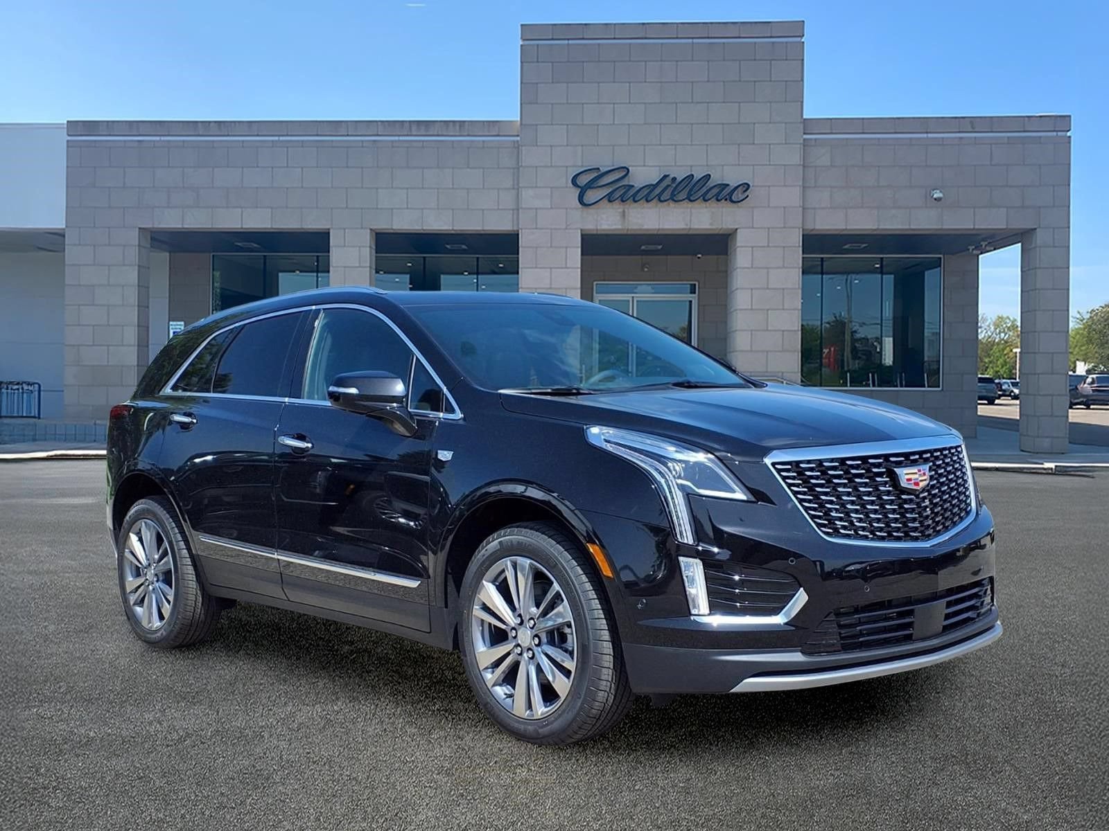 New 2026 Cadillac XT5 Premium Luxury w/ Driver Assist Package AWD/4WD image 3