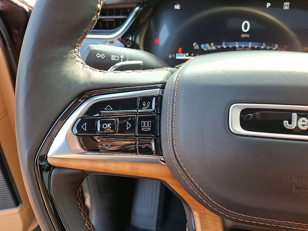 Certified 2024 Jeep Grand Cherokee Summit AWD/4WD image 17