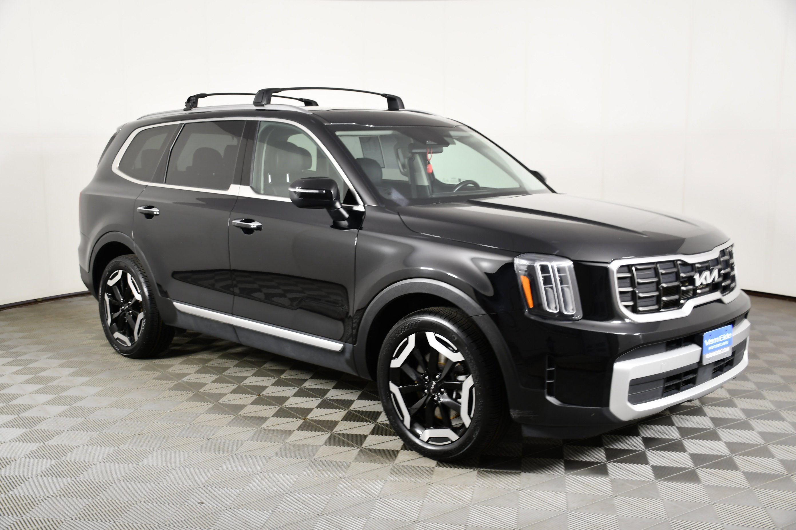 Used 2025 Kia Telluride S image 4