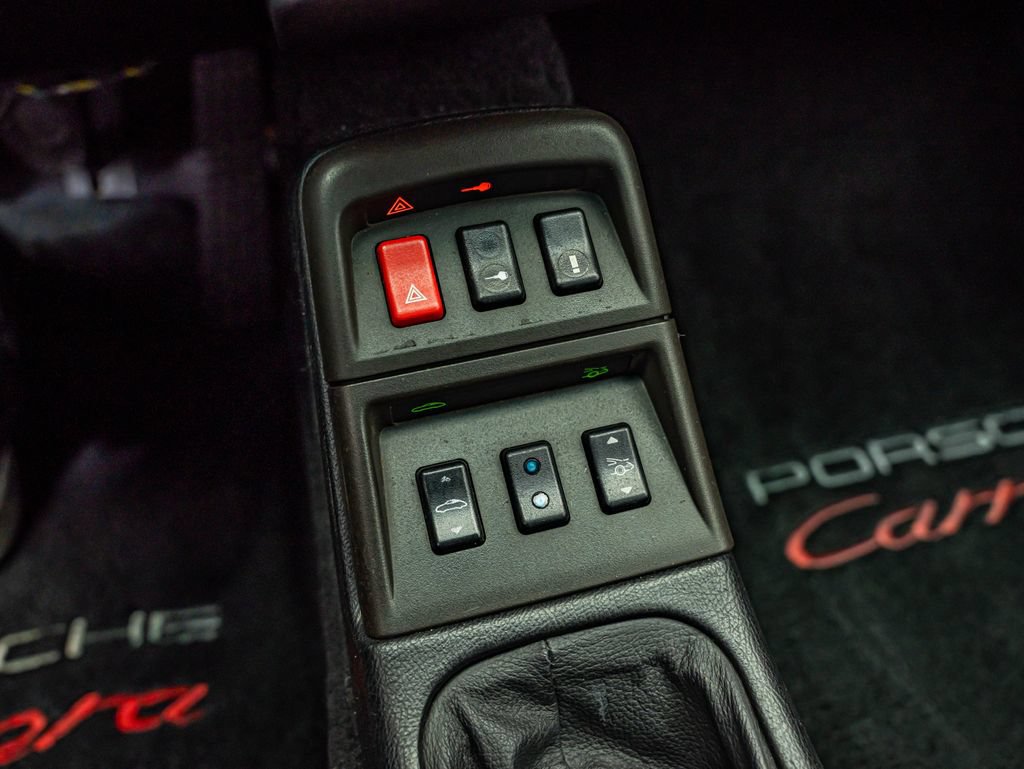 Used 1998 Porsche 911 Carrera RWD image 42