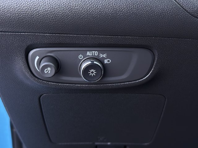 Certified 2025 Buick Encore GX Sport Touring FWD image 21