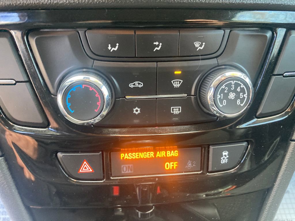 Used 2022 Buick Encore Preferred w/ Safety Package image 25