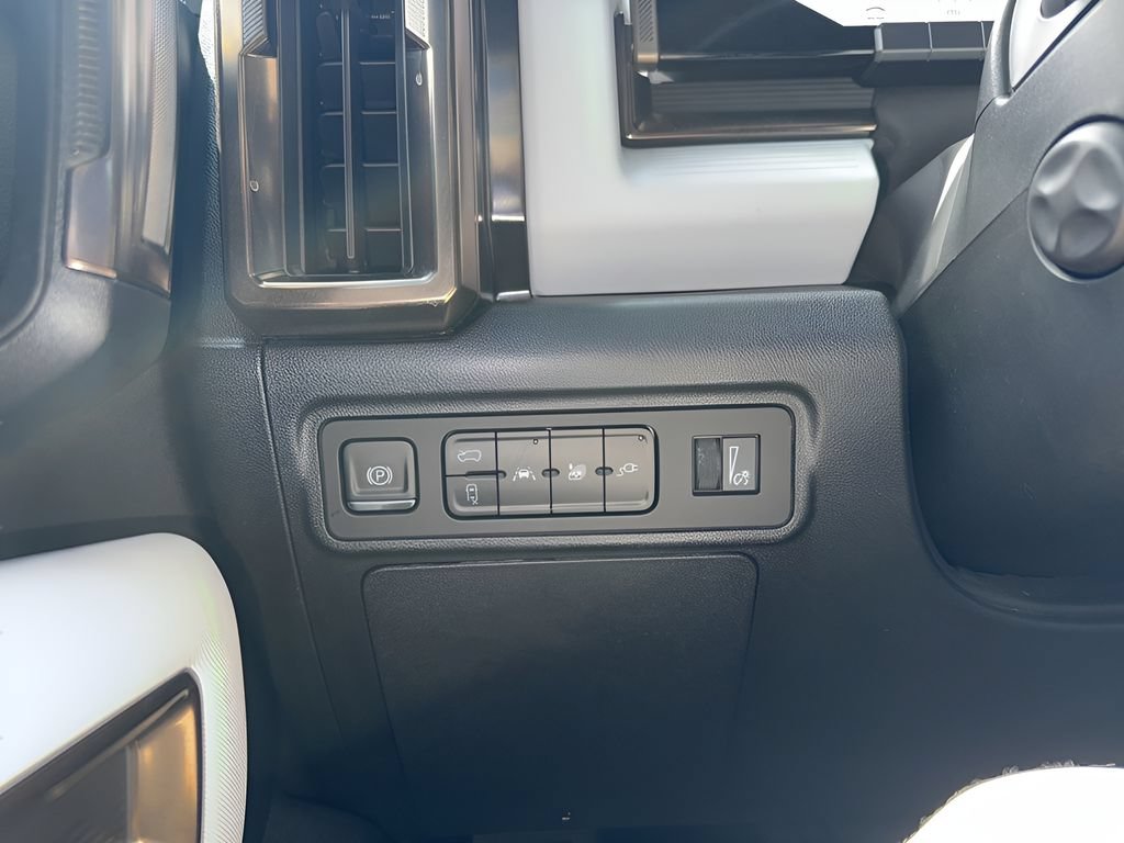 Used 2024 GMC Hummer EV 3X AWD/4WD image 18