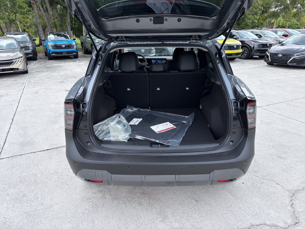 New 2026 Nissan Kicks SR FWD image 30