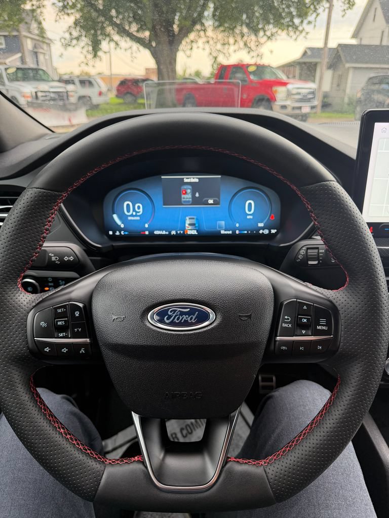 Used 2023 Ford Escape ST-Line Elite w/ Premium Technology Package AWD/4WD image 11