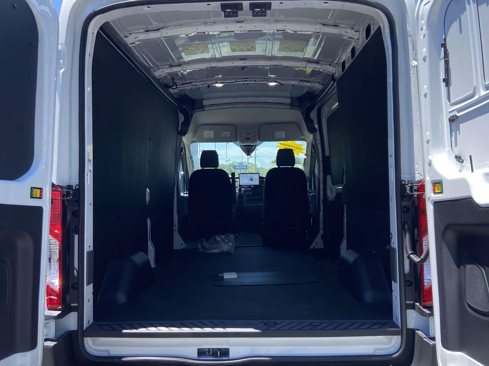 New 2026 Ford Transit 250 148 Medium Roof w/ Load Area Protection Package RWD image 11