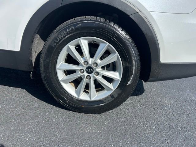 Used 2020 Kia Sorento LX image 10