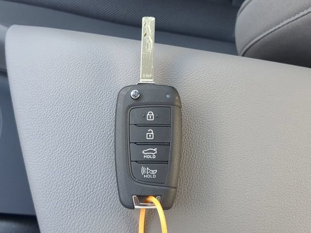 New 2026 Hyundai Elantra SE FWD image 25