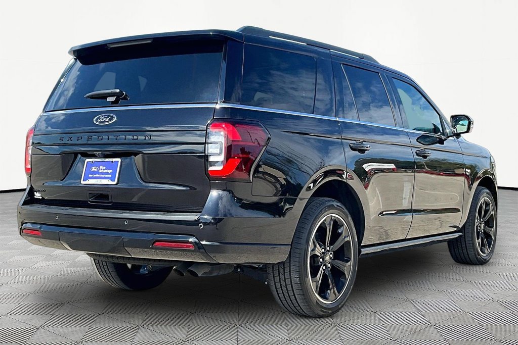 Certified 2024 Ford Expedition Limited AWD/4WD image 2