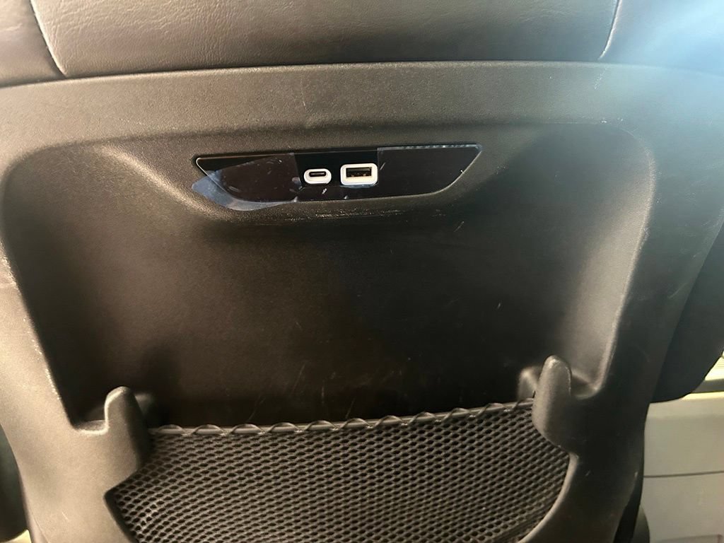 Used 2024 Chrysler Pacifica Touring-L FWD image 34