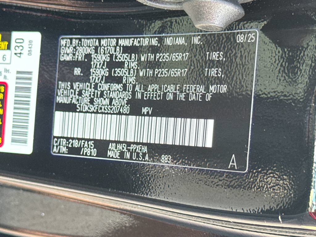 Used 2025 Toyota Sienna LE AWD/4WD image 48