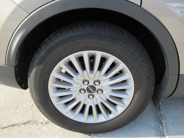 Used 2020 Lincoln Nautilus FWD image 5