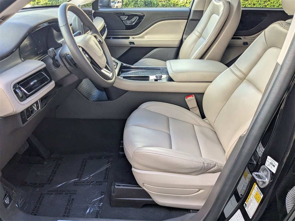 Used 2024 Lincoln Aviator AWD w/ Premium Package image 21