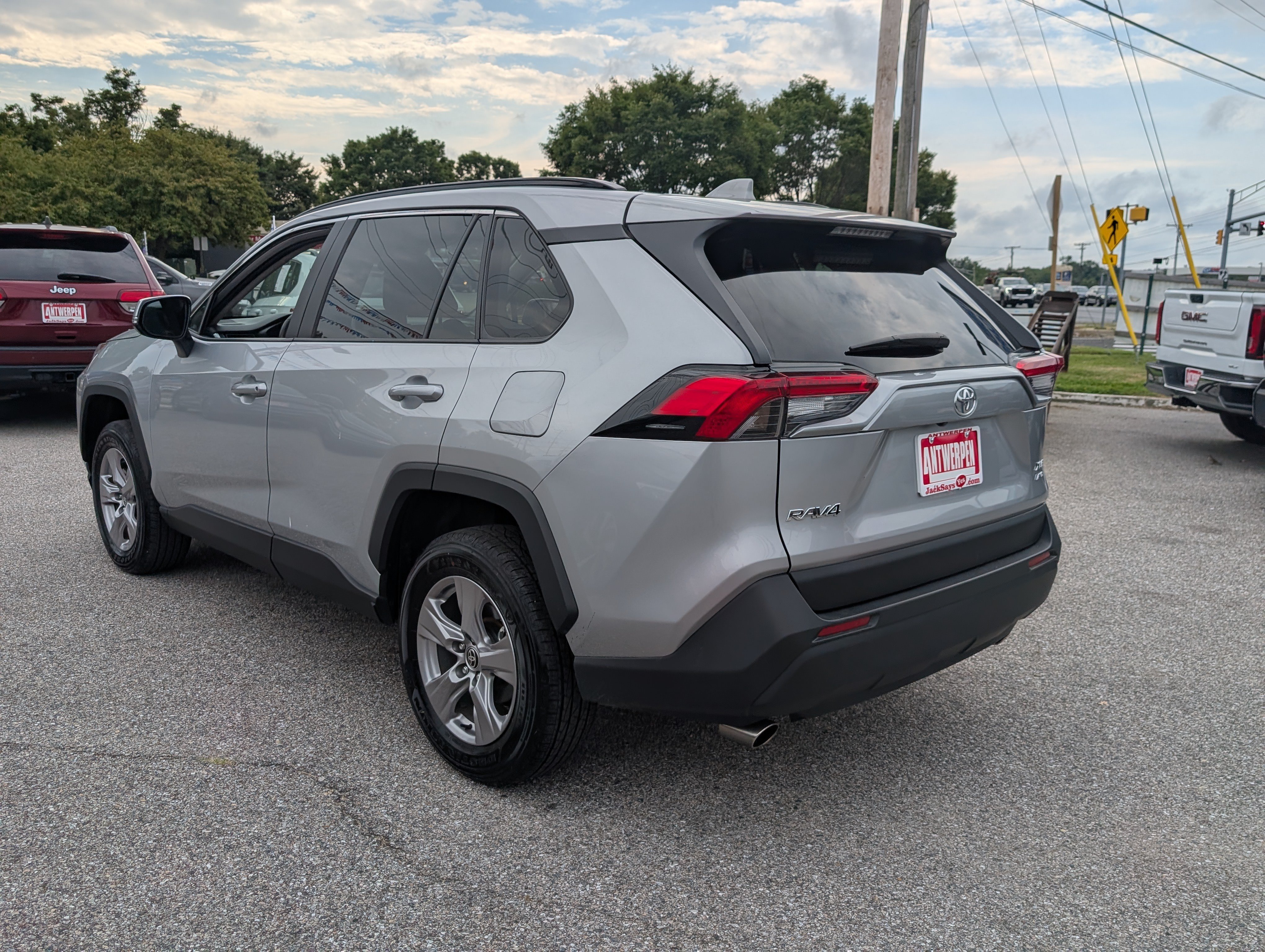 Used 2025 Toyota RAV4 XLE w/ Weather Package AWD/4WD image 5