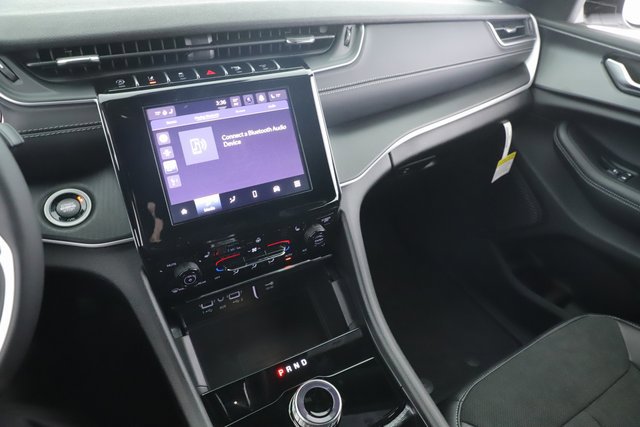 New 2025 Jeep Grand Cherokee L Altitude image 27