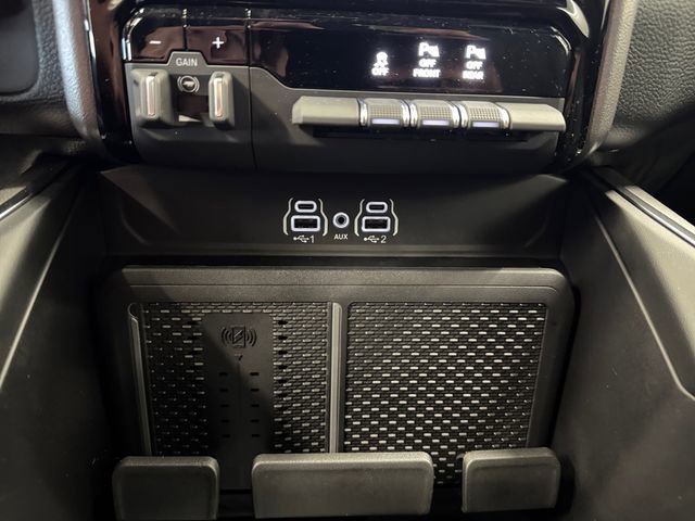 New 2026 RAM 1500 4x4 Crew Cab image 11