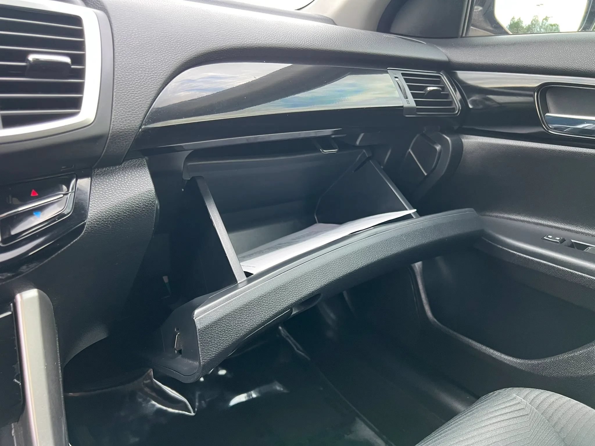 Used 2016 Honda Accord LX image 28