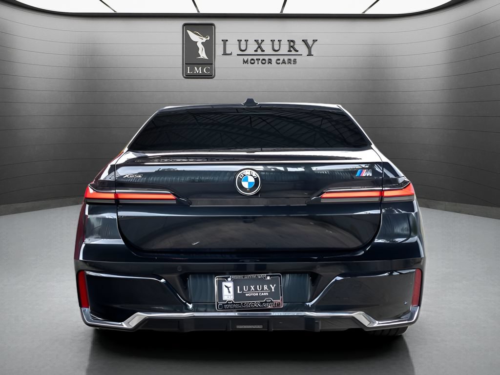 Used 2024 BMW 740i xDrive w/ Premium Package AWD/4WD image 7
