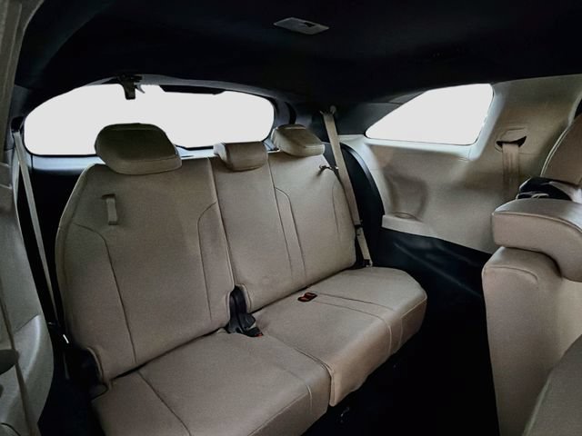 Used 2021 Toyota Sienna XLE FWD image 26