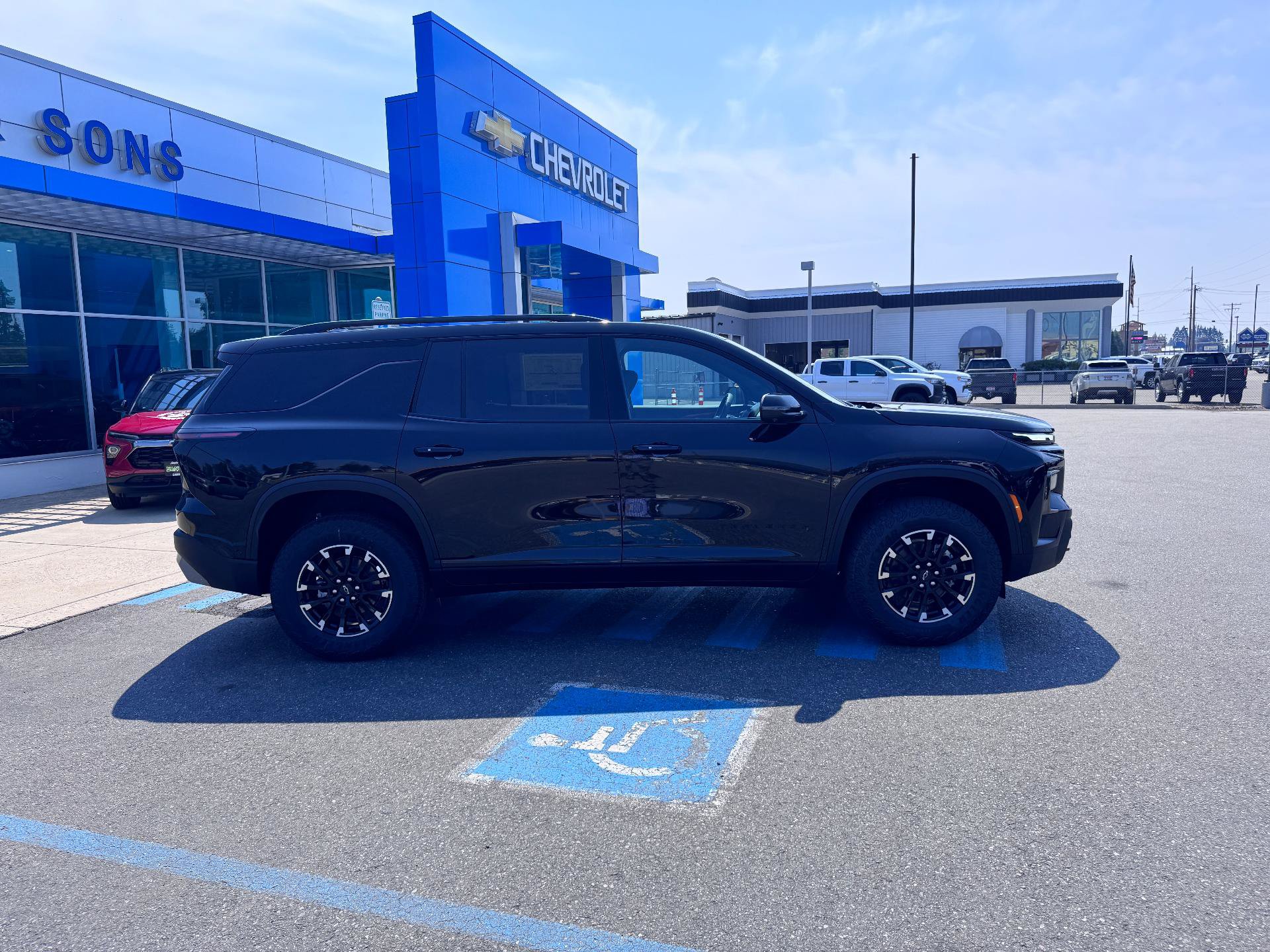 New 2026 Chevrolet Traverse Z71 w/ Enhanced Driving Package AWD/4WD image 8