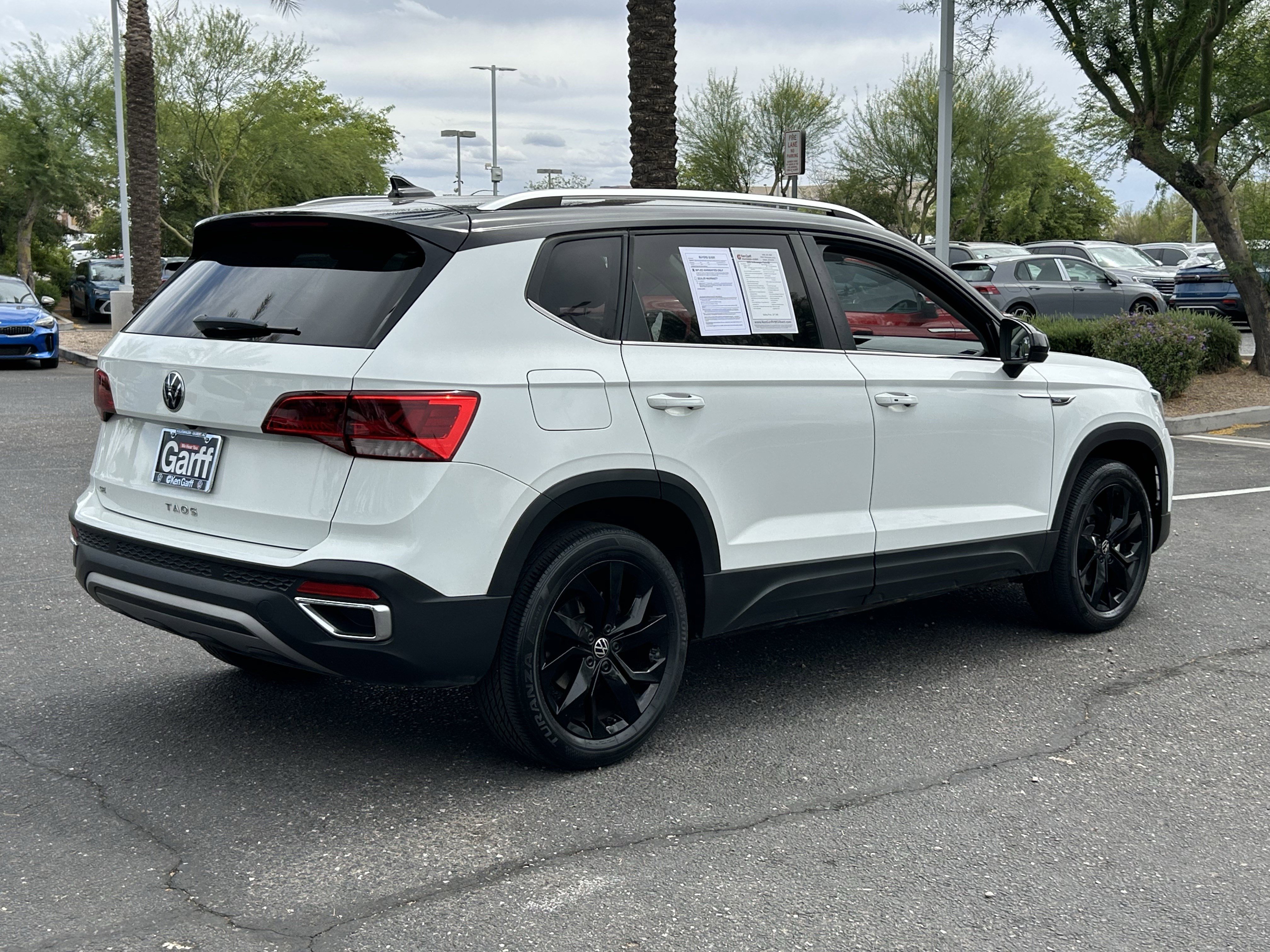 Used 2023 Volkswagen Taos SE w/ Panoramic Sunroof Package image 4