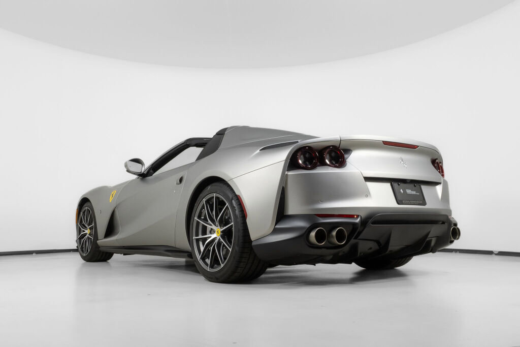 Used 2022 Ferrari 812 GTS image 18