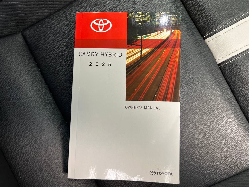 Used 2025 Toyota Camry SE FWD image 24