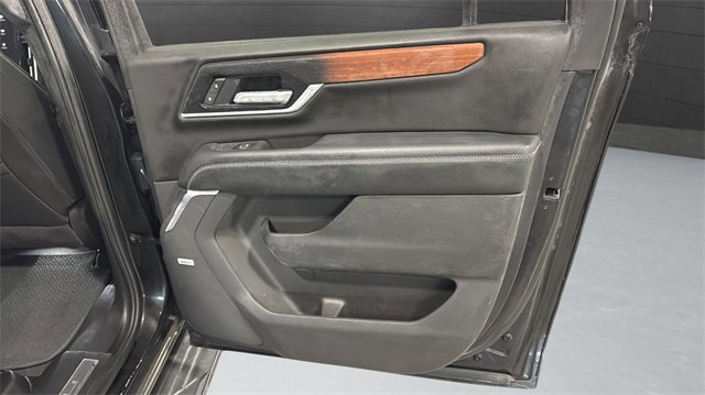 Used 2025 GMC Yukon XL Denali image 45