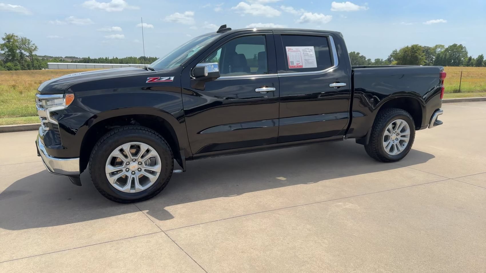 Used 2025 Chevrolet Silverado 1500 LTZ w/ Technology Package AWD/4WD image 4