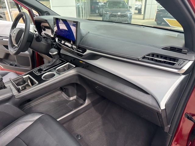 Used 2025 Toyota Sienna XSE w/ XSE Plus Package AWD/4WD image 35