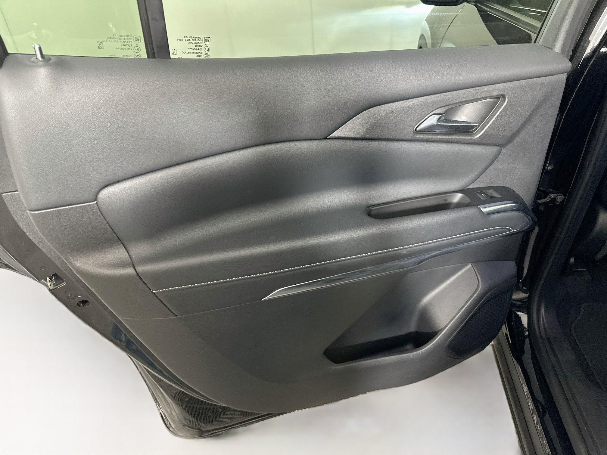 Used 2025 Chevrolet Traverse LT FWD image 26