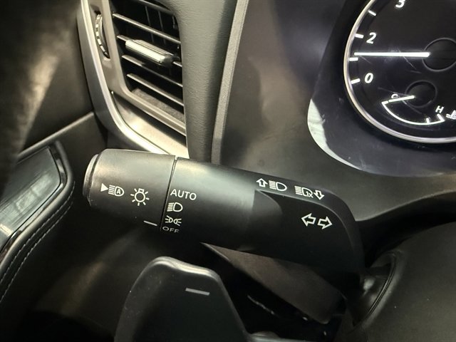 Used 2024 Nissan Rogue SV image 32