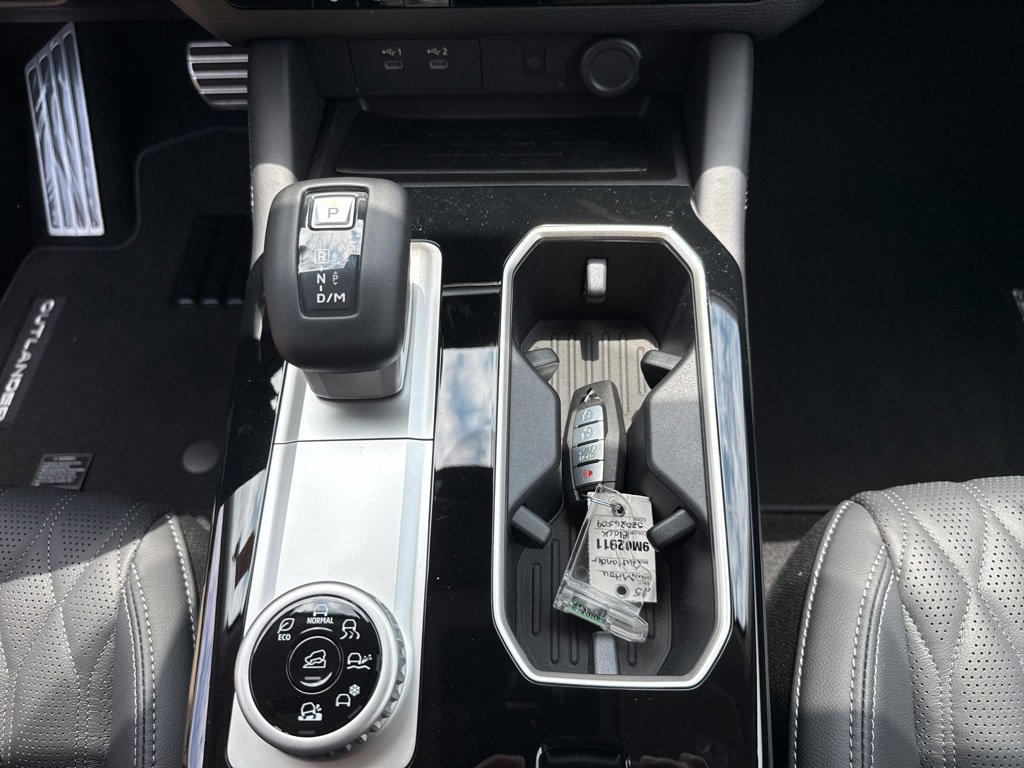 New 2025 Mitsubishi Outlander SEL image 27