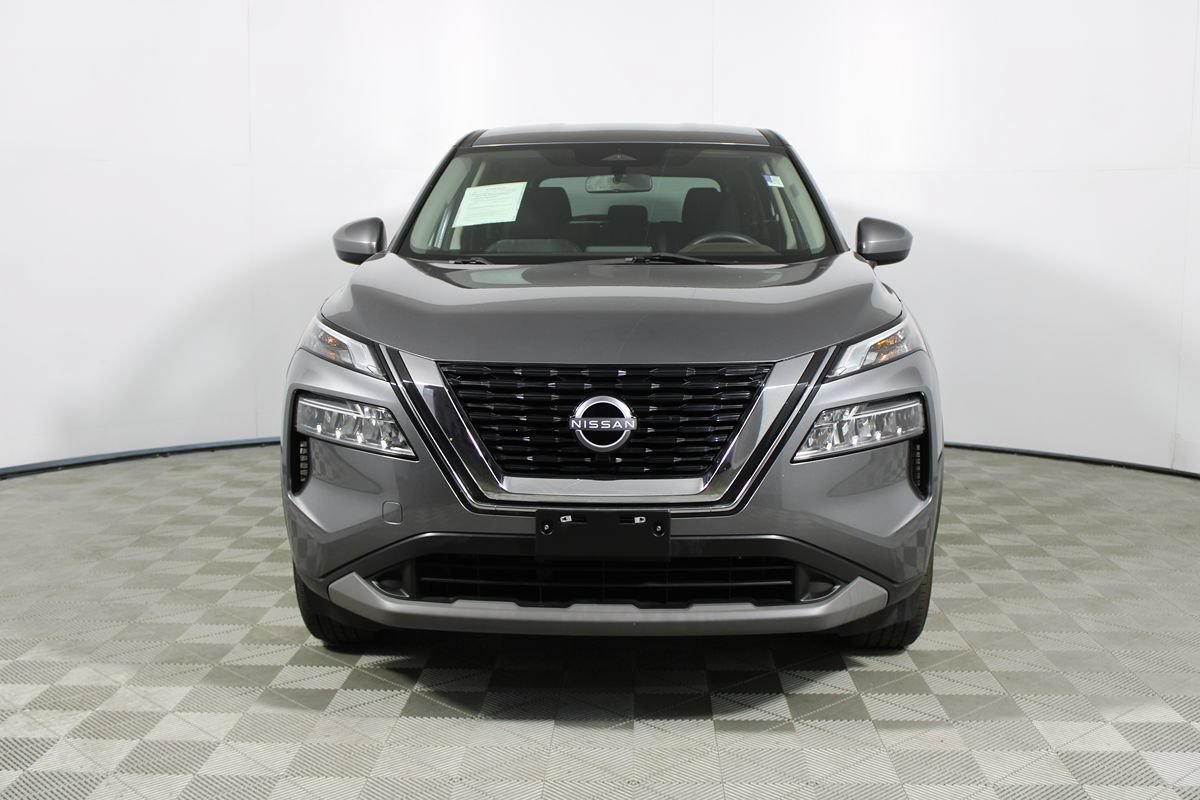 Used 2023 Nissan Rogue SV FWD image 2