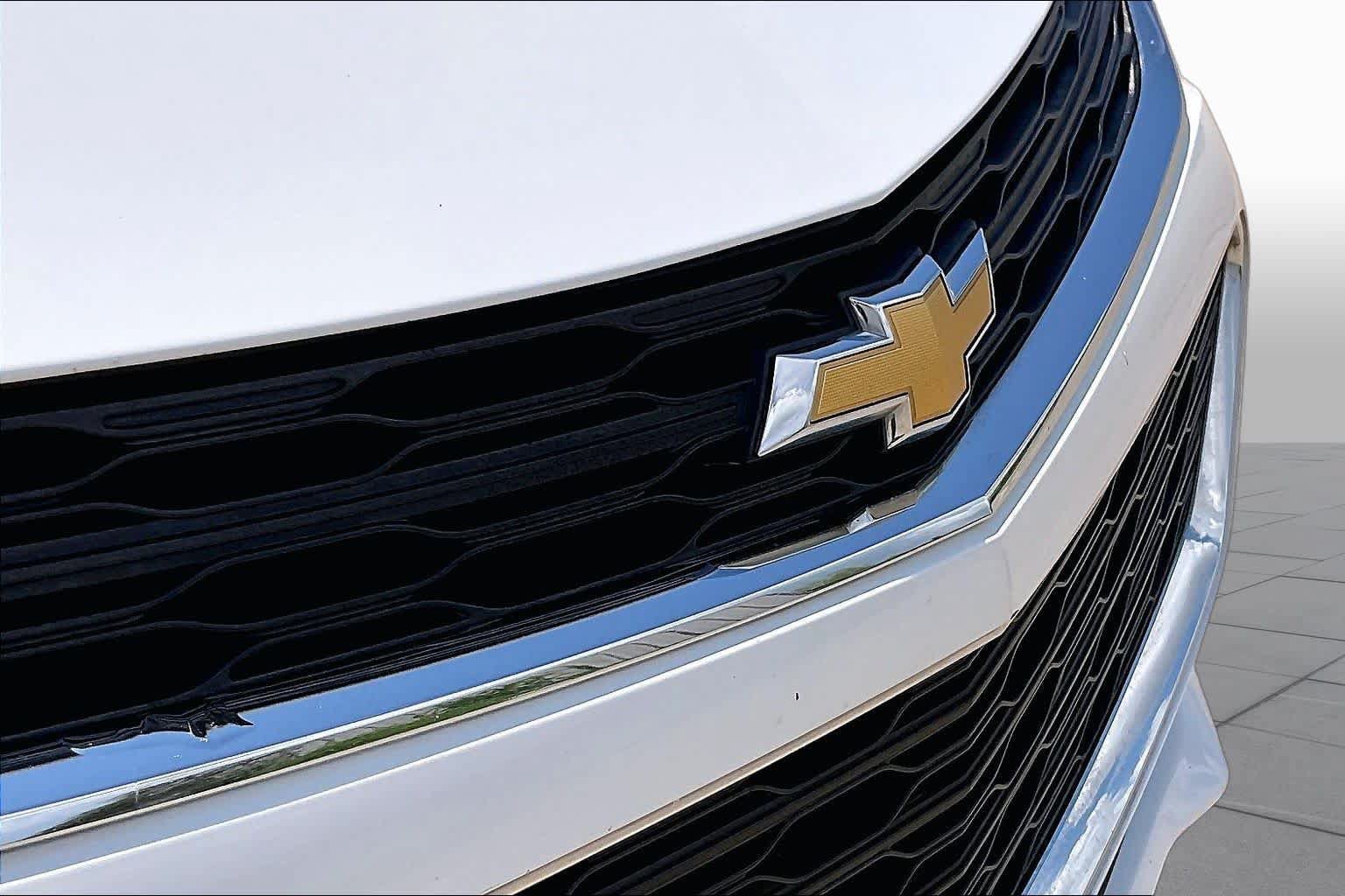 Used 2016 Chevrolet Cruze LT w/ Convenience Package FWD image 30