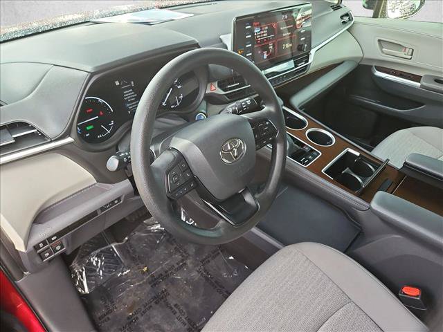 Used 2023 Toyota Sienna LE FWD image 12