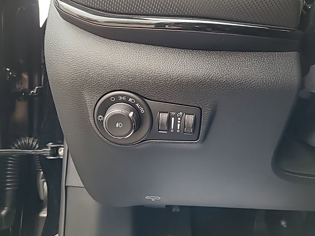 New 2026 Jeep Compass Latitude AWD/4WD image 41
