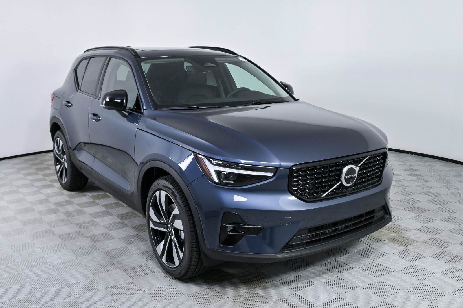 New 2026 Volvo XC40 B5 Ultra w/ Protection Package Premier AWD/4WD image 26