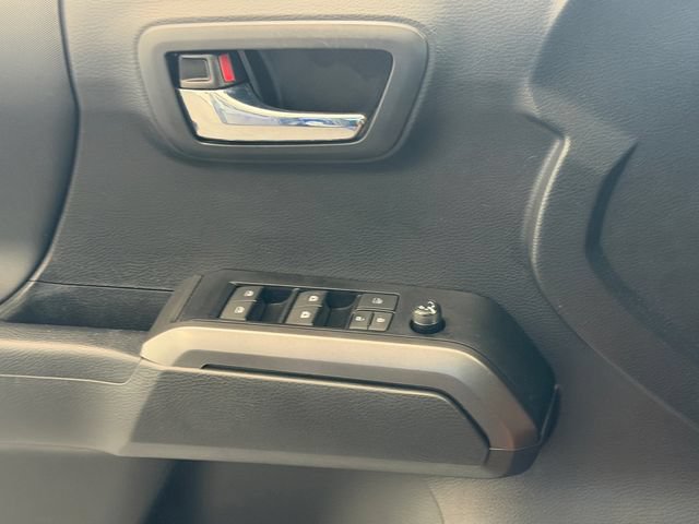 Used 2023 Toyota Tacoma TRD Off-Road w/ TRD Premium Off Road Package AWD/4WD image 23